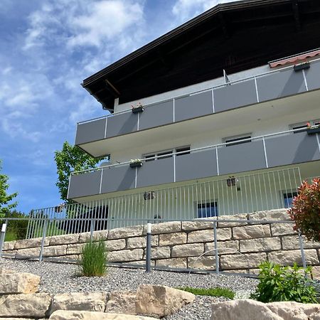 Walli Laterns - Ski Und Bergvergnuegen Direkt Vor Der Haustuer Exterior photo